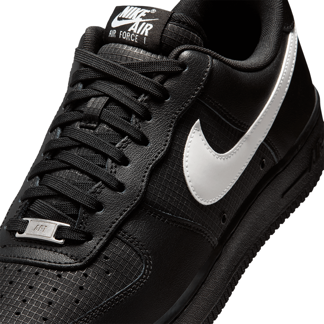 AIR FORCE 1 &
