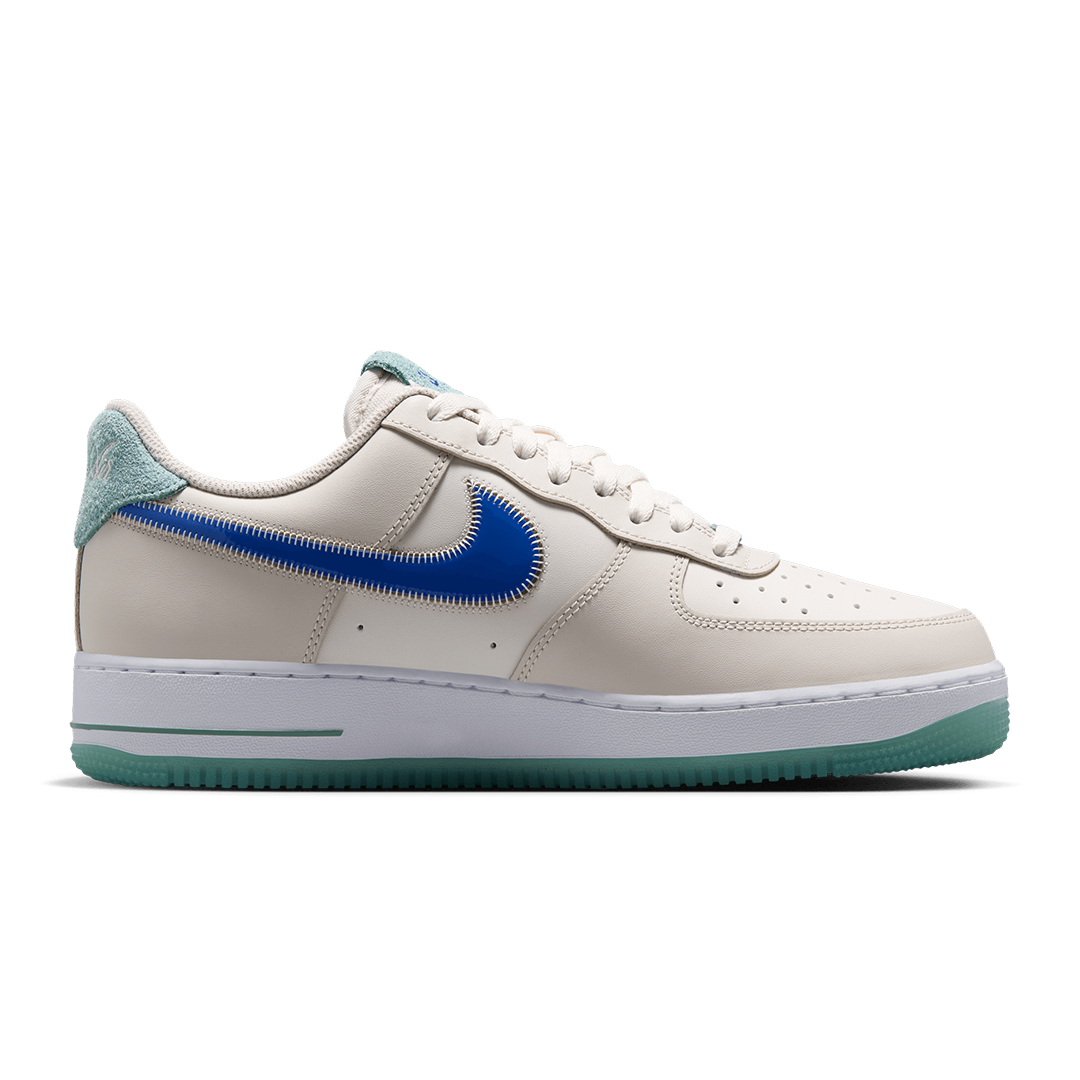 AIR FORCE 1 &