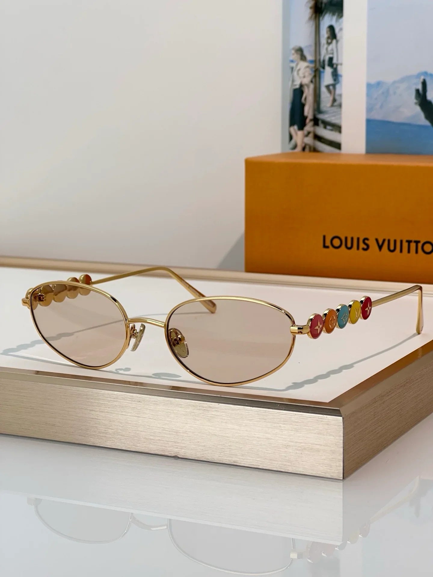 Louis Vuitton Z3179U LV Confetti Oval Sunglasses   ✨