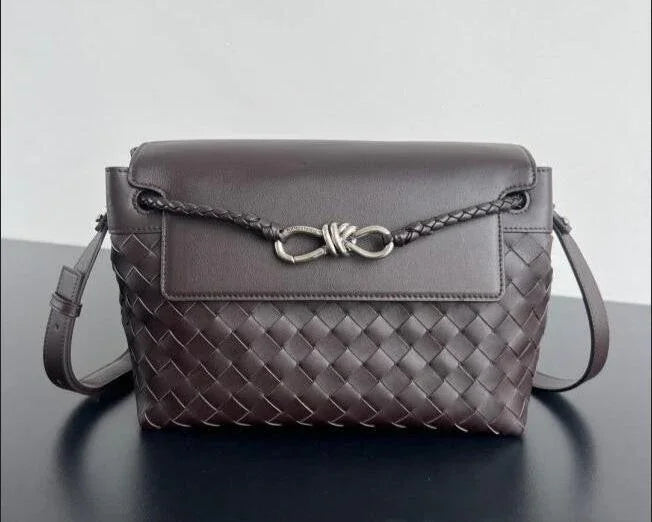 Bottega Veneta  Small Andiamo Messenger Bag in Intrecciato Leathers 💚