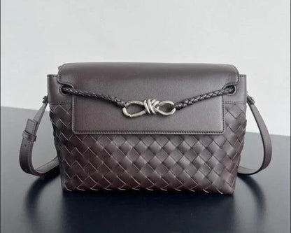 Bottega Veneta  Small Andiamo Messenger Bag in Intrecciato Leathers 💚