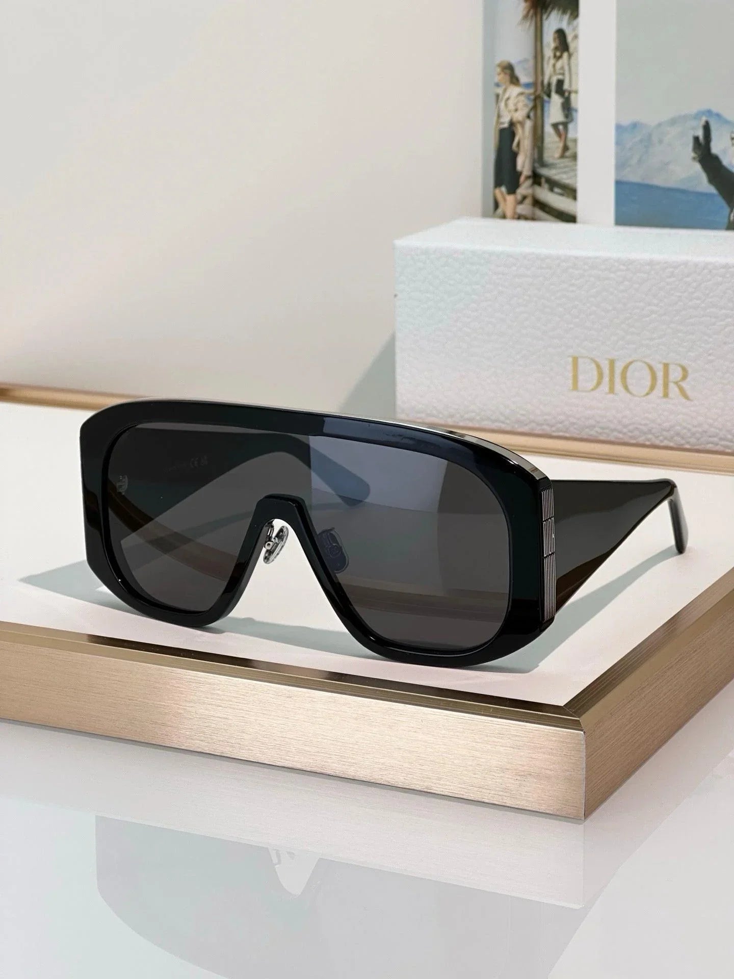 DIOR DiorGraphique M2U Shield Sunglasses ✨