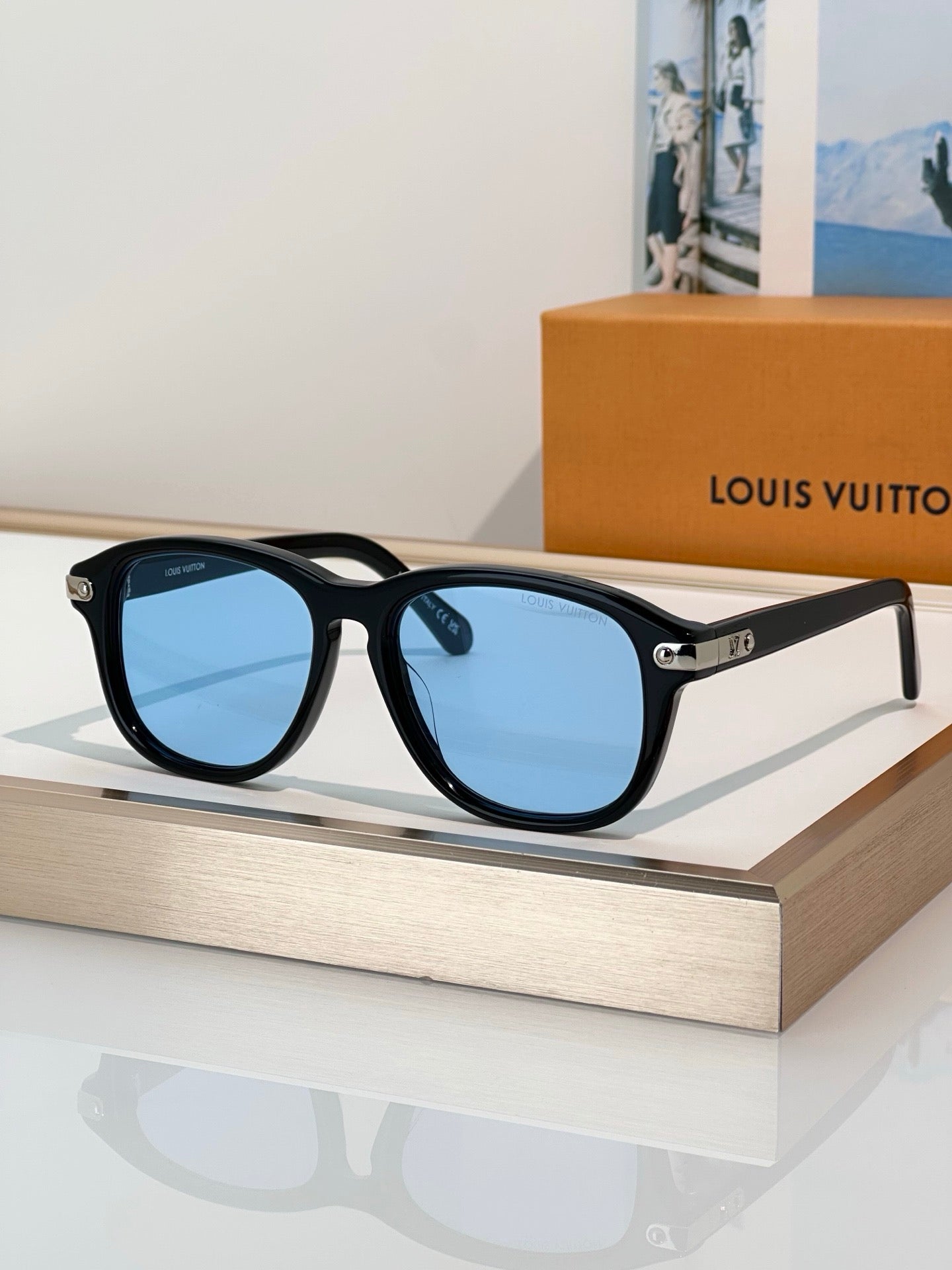 Louis Vuitton Z3075U LV Signature Aviator Sunglasses ✨