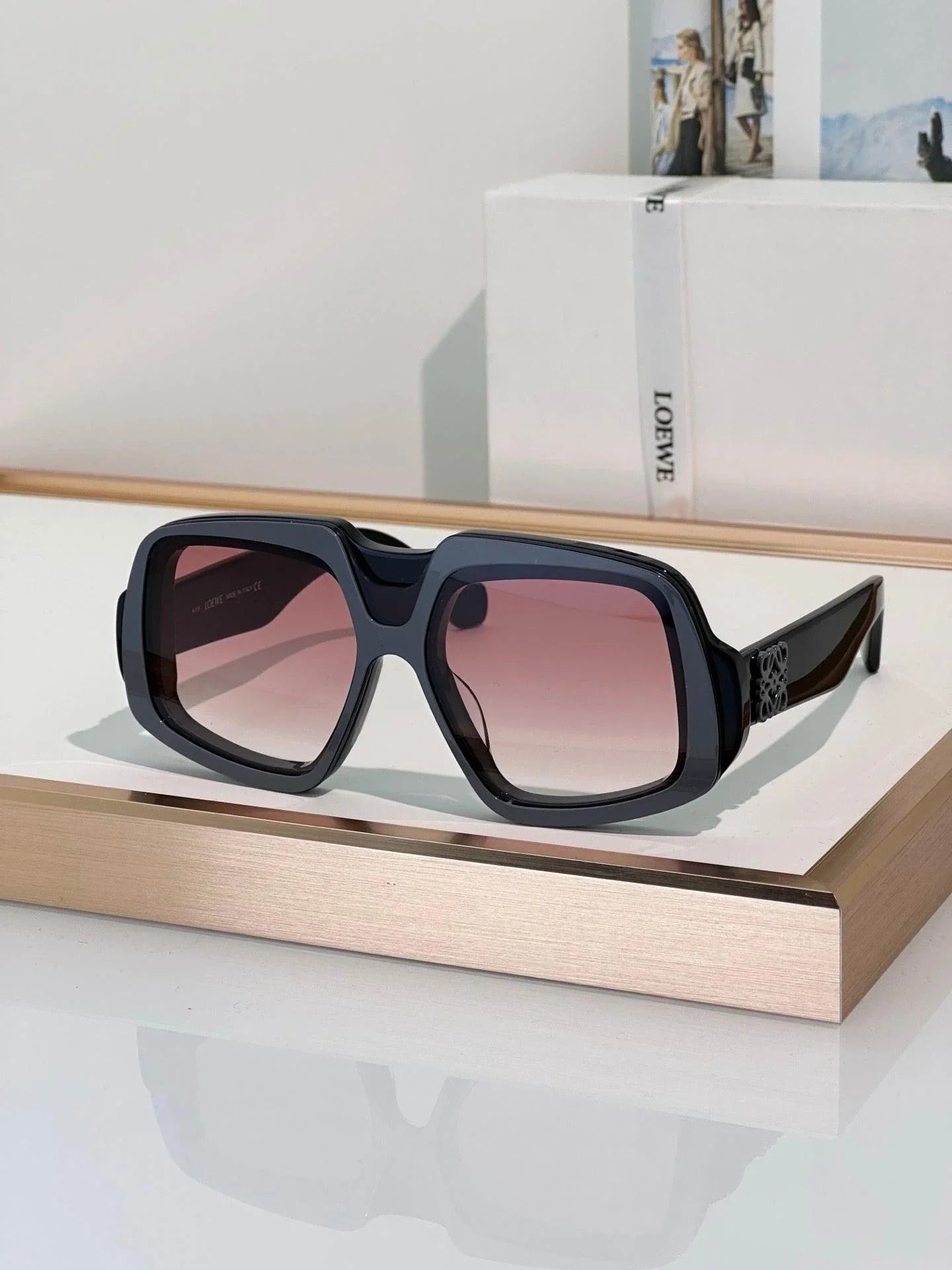 LOEWE Loewe Collage LW 40194I 52B Sunglasses ✨