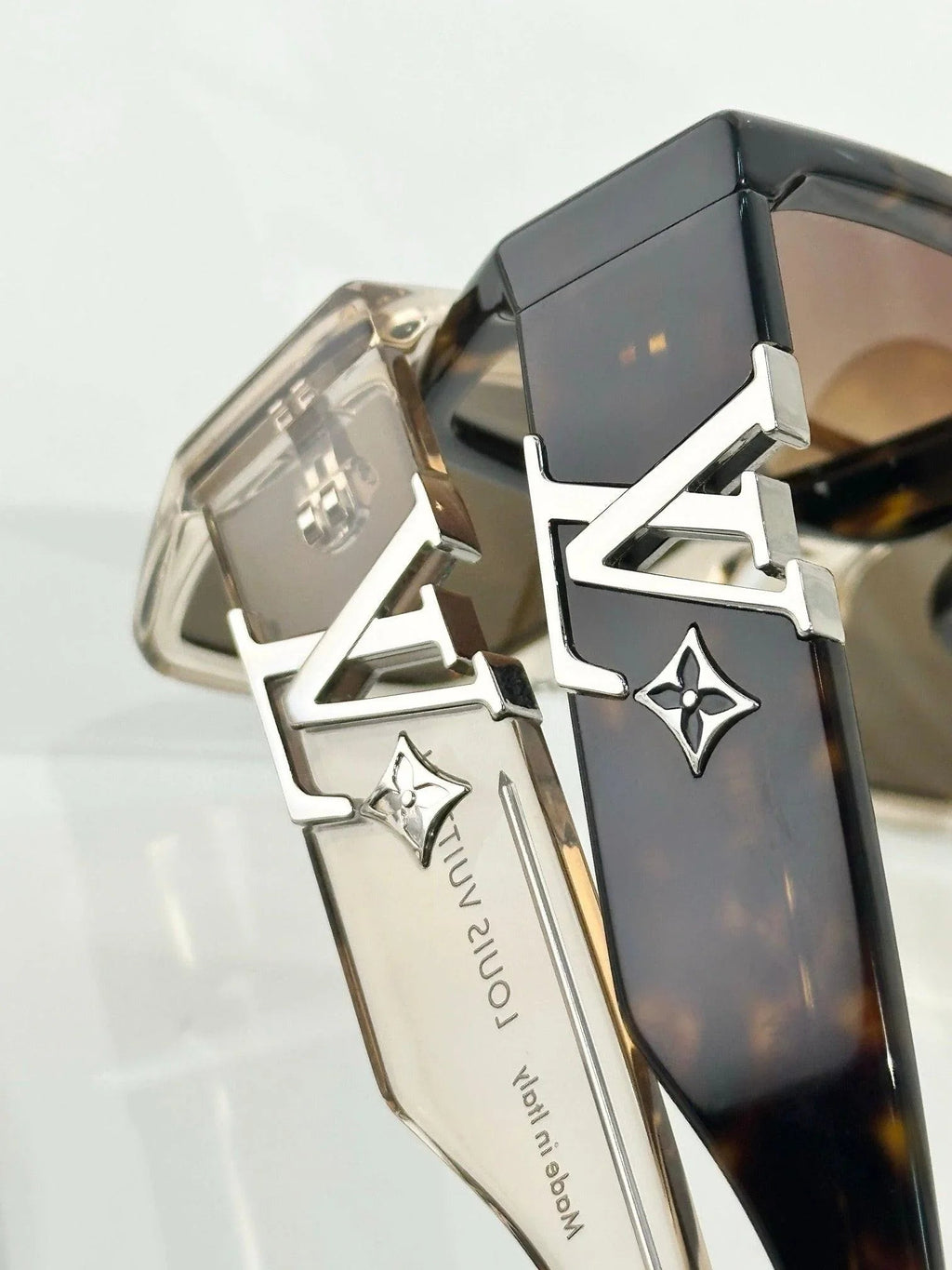 Louis Vuitton Z2873U LV Flower Low Square Sunglasses  ✨