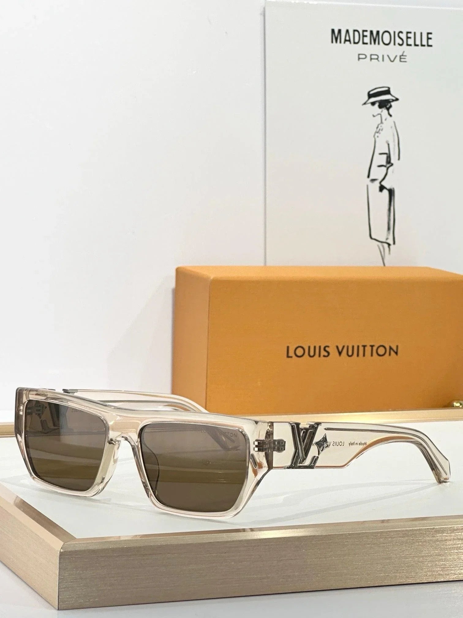 Louis Vuitton Z2873U LV Flower Low Square Sunglasses  ✨