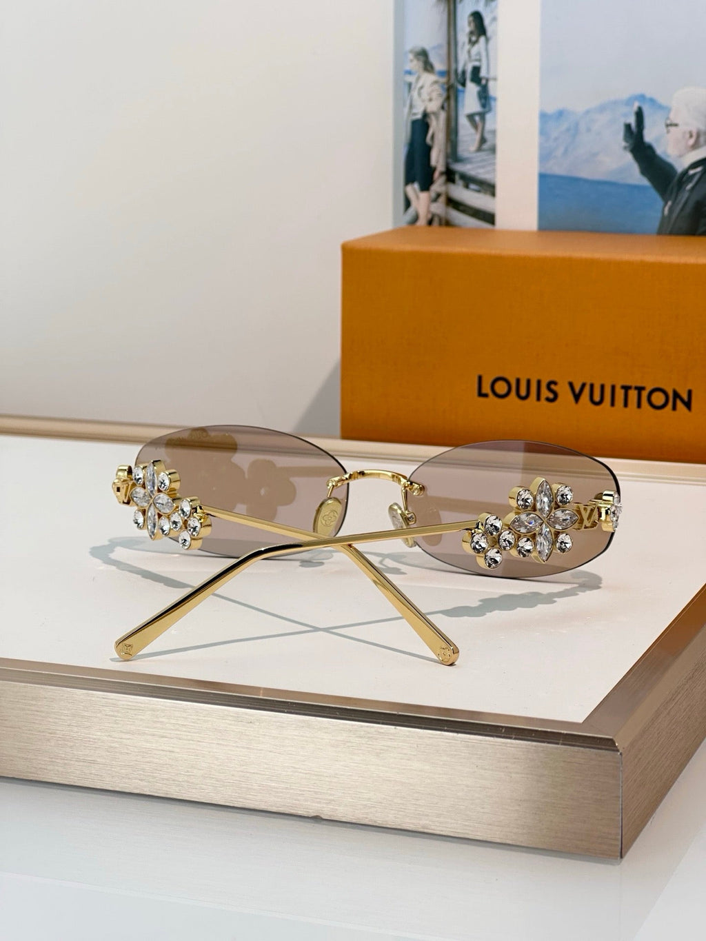 Louis Vuitton Z3186U LV Dazzling Oval Sunglasses  ✨