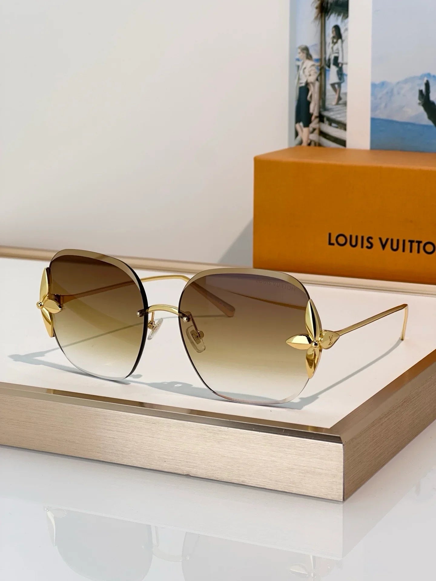 Louis Vuitton Z3169U Flower Edge Metal Square Sunglasses   ✨