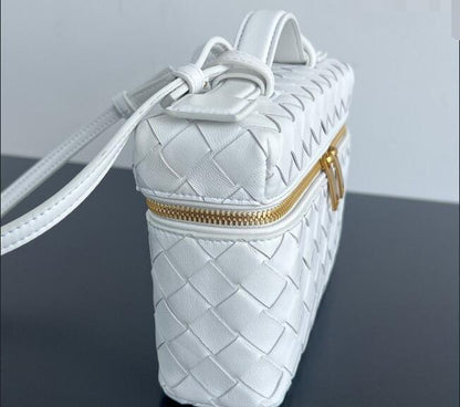 Bottega Veneta Bang Bang Vanity Case in Intrecciato Leathers 💚