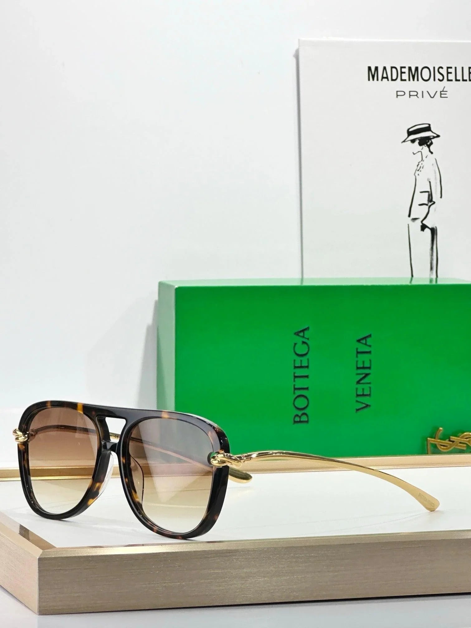 BOTTEGA VENETA BV1418 Knot Aviator Sunglasses💚