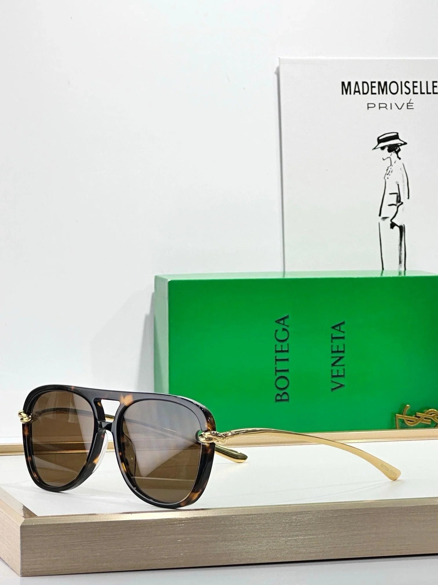 BOTTEGA VENETA BV1418 Knot Aviator Sunglasses💚