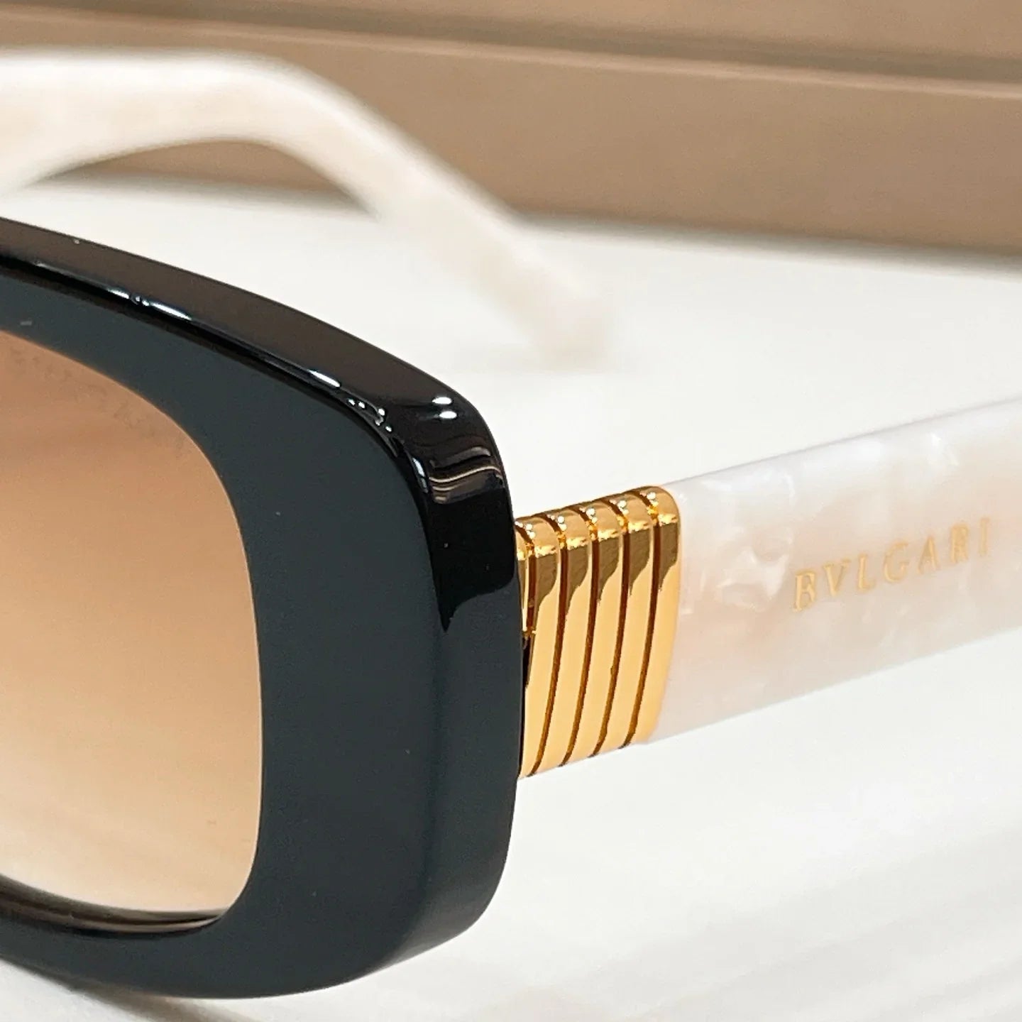 BVLGARI Tubogas BV 40084I Sunglasses ✨
