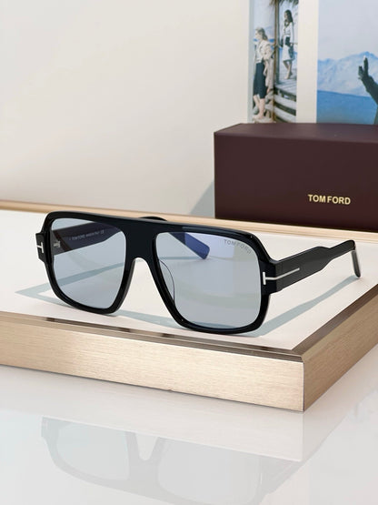 TOM FORD Camden TF933 01A Celebs Sunglasses 🔱