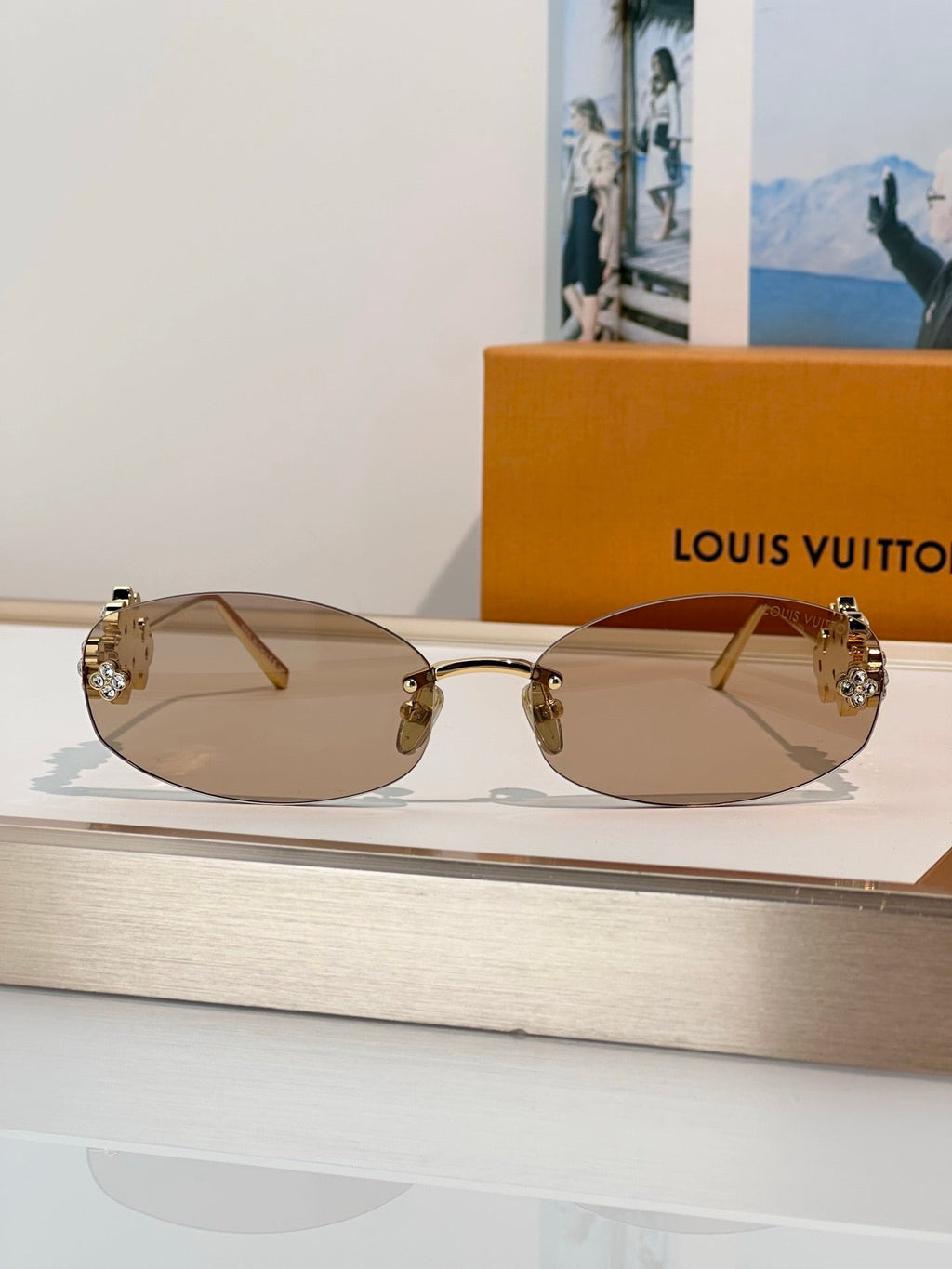 Louis Vuitton Z3186U LV Dazzling Oval Sunglasses  ✨