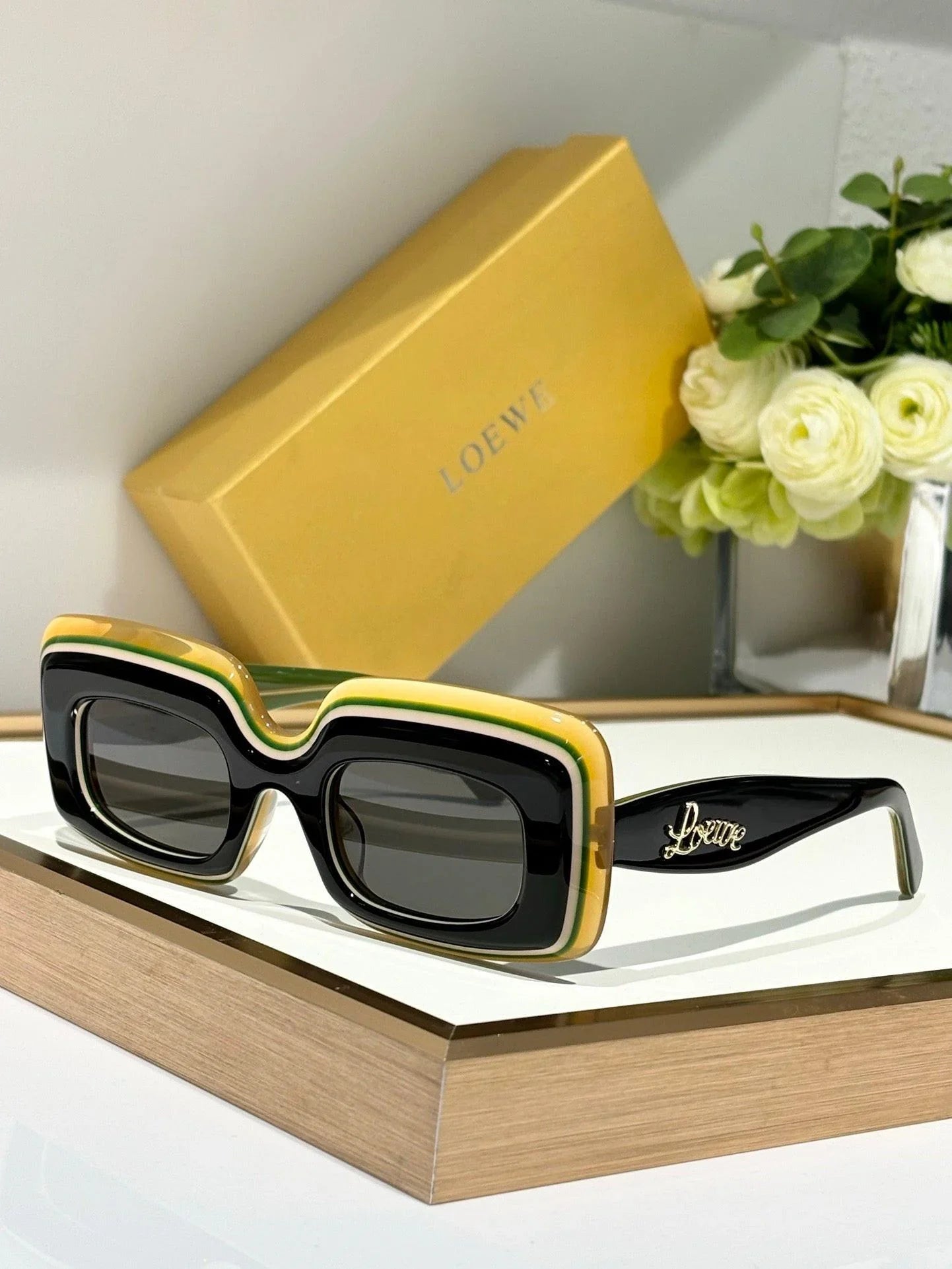LOEWE x Paula's Ibiza  LW 40139U Unisex Sunglasses  ✨