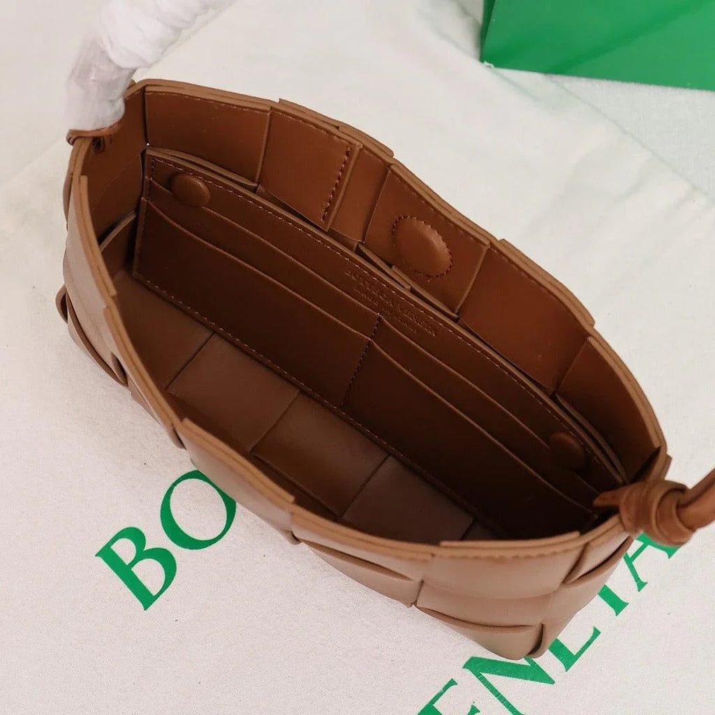 Bottega Veneta Small Cassette Small Intreccio leather bag 💚