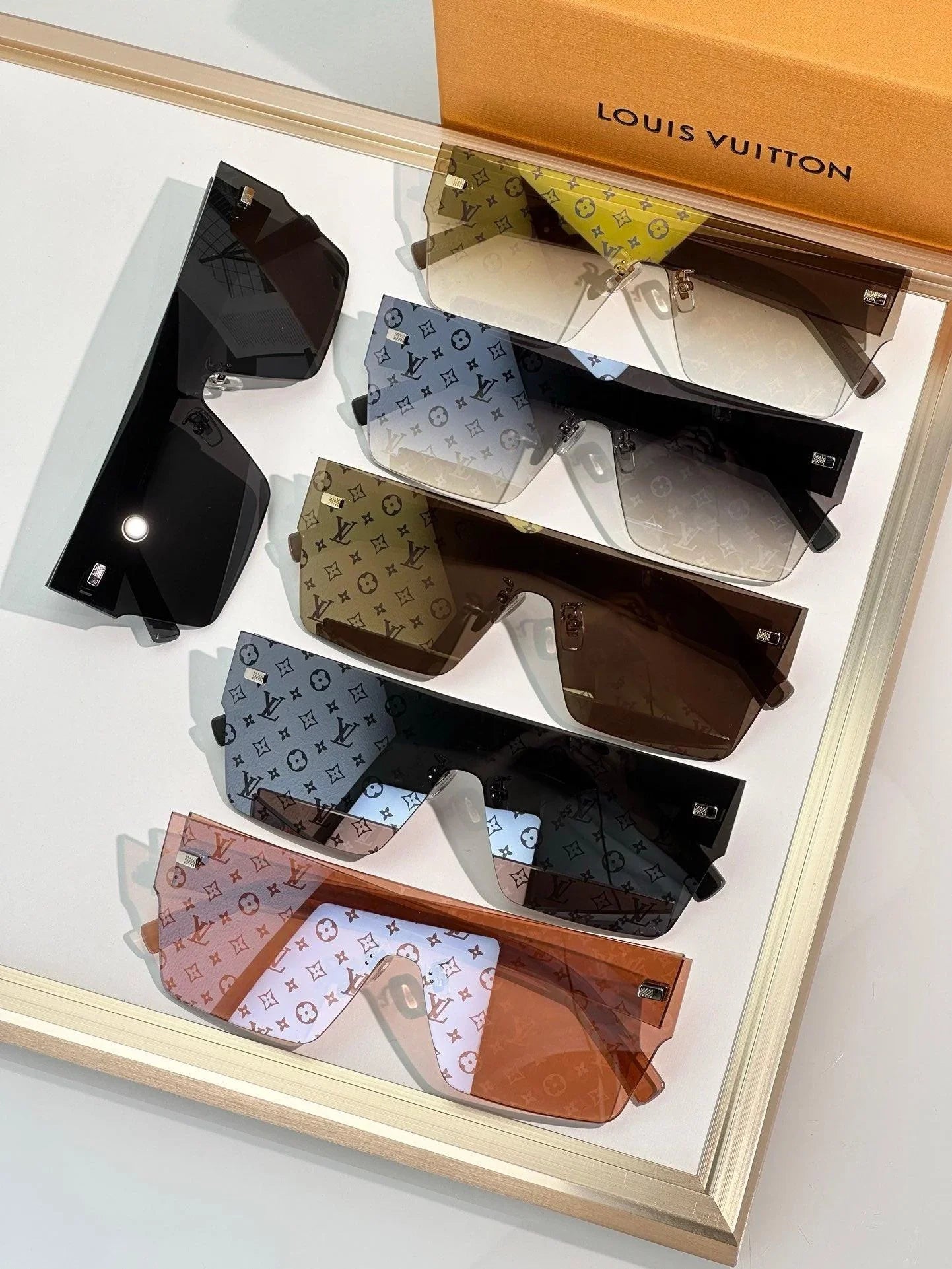 Louis Vuitton Z2205U LV Superlight Square Sunglasses ✨$650
