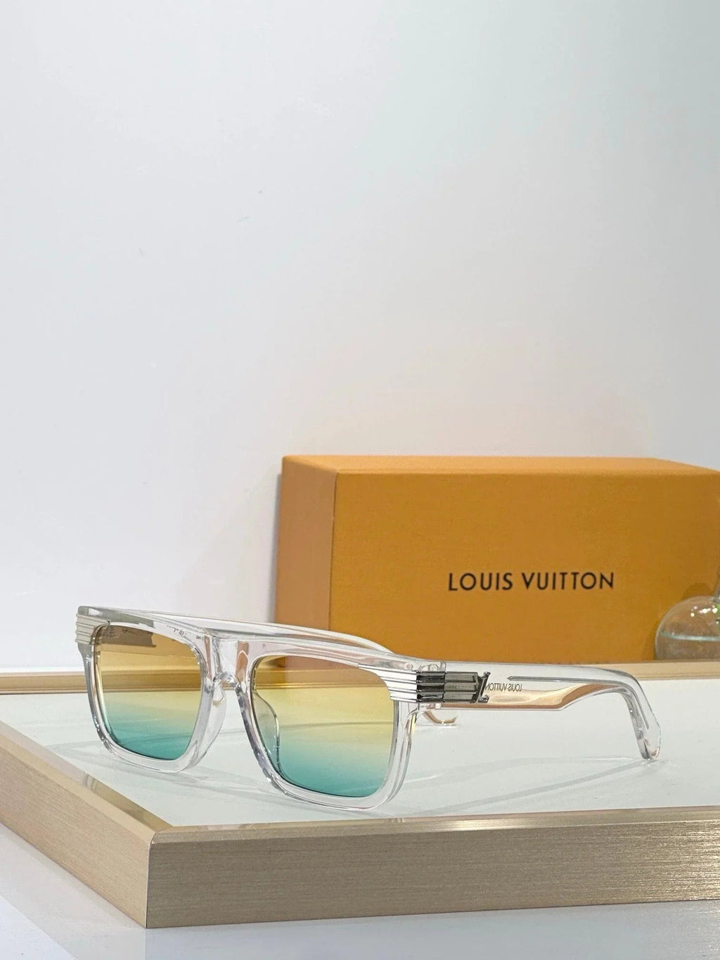 Louis Vuitton Z2746U LV Slide Square Sunglasses ✨