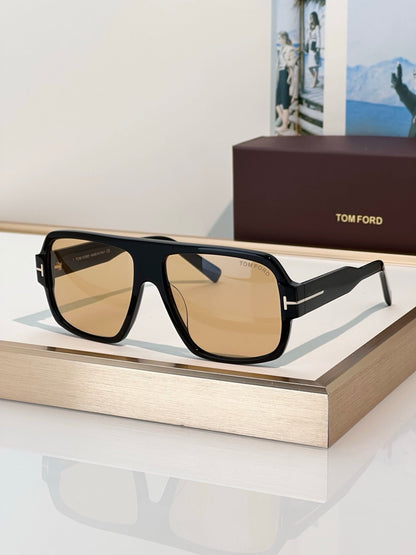 TOM FORD Camden TF933 01A Celebs Sunglasses 🔱