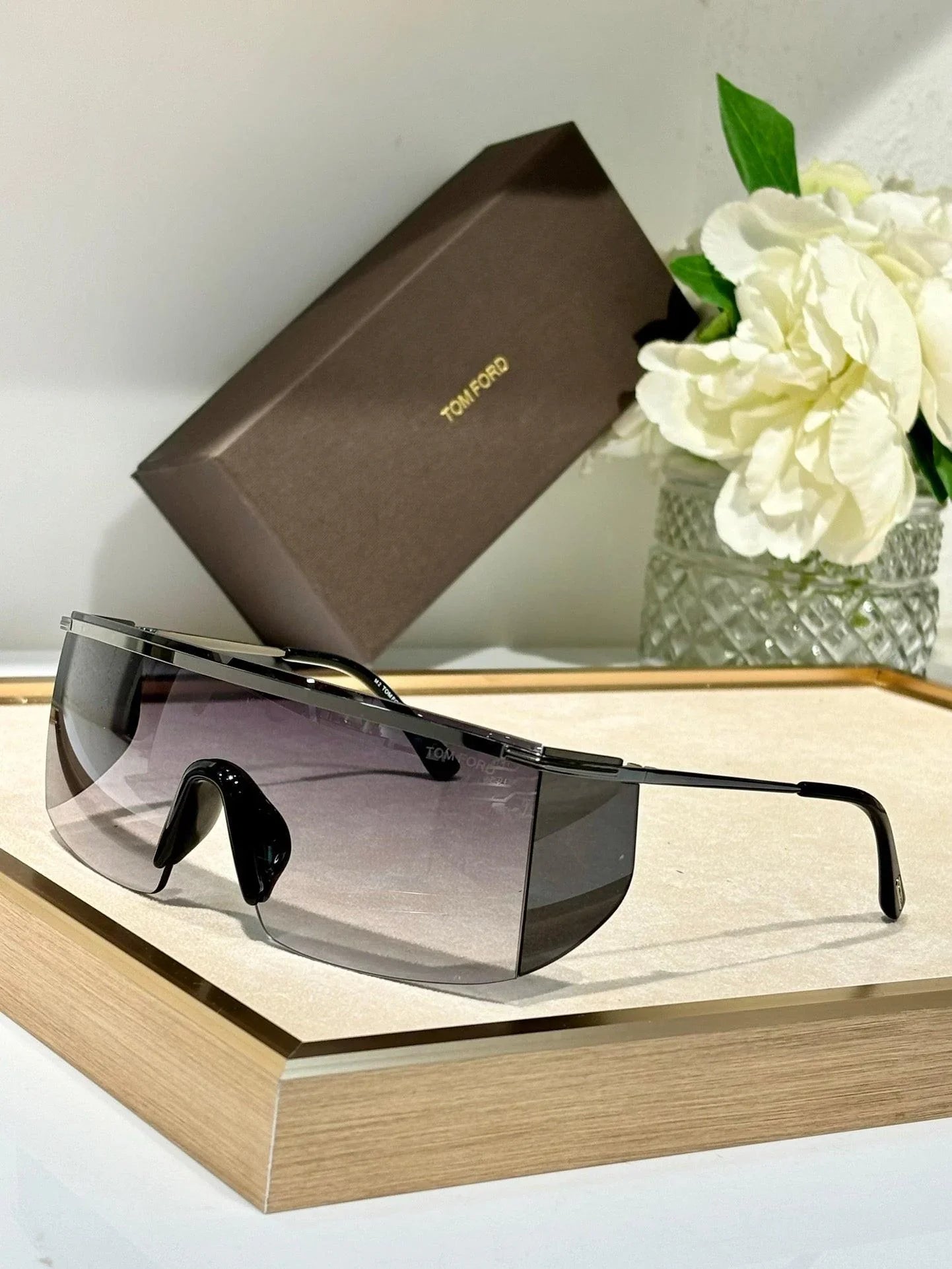 TOM FORD TF0980 30A 00 Unisex Sunglasses ✨
