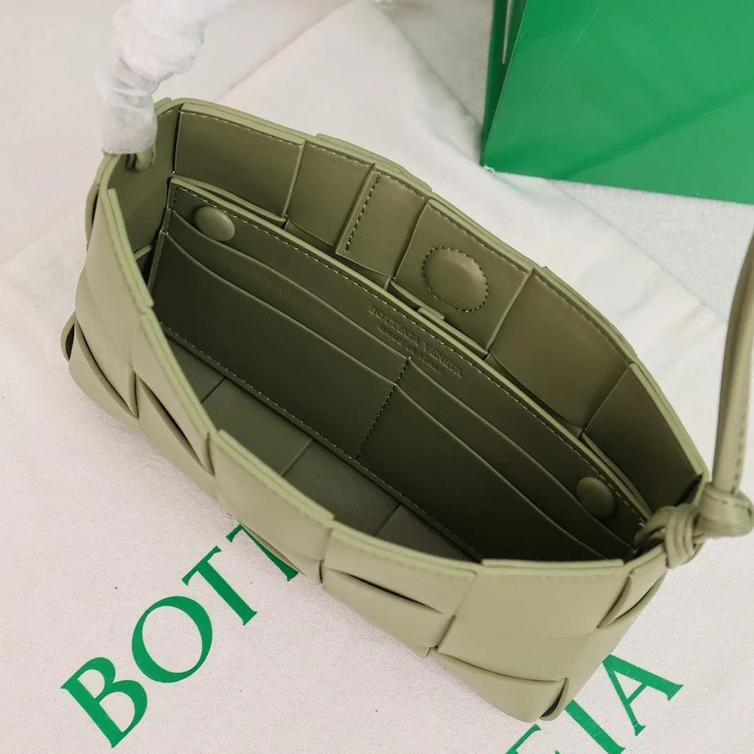 Bottega Veneta Small Cassette Small Intreccio leather bag 💚