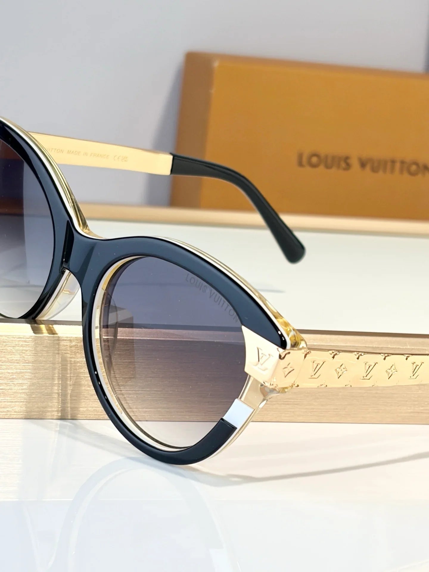 Louis Vuitton Z1857W LV Petit Soupçon Cat Eye Sunglasses  ✨
