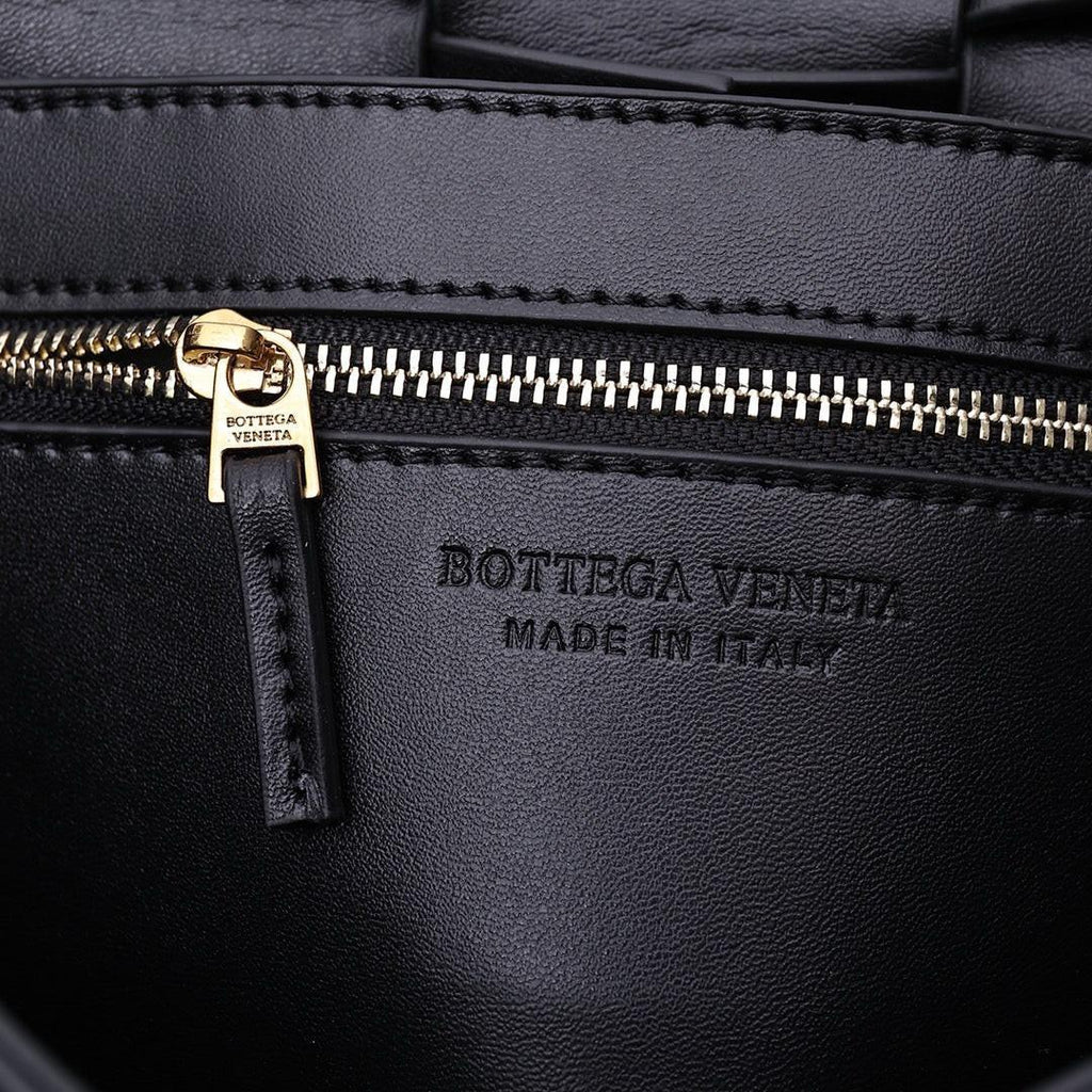 Bottega Veneta Small Cassette Small Intreccio leather bag 💚
