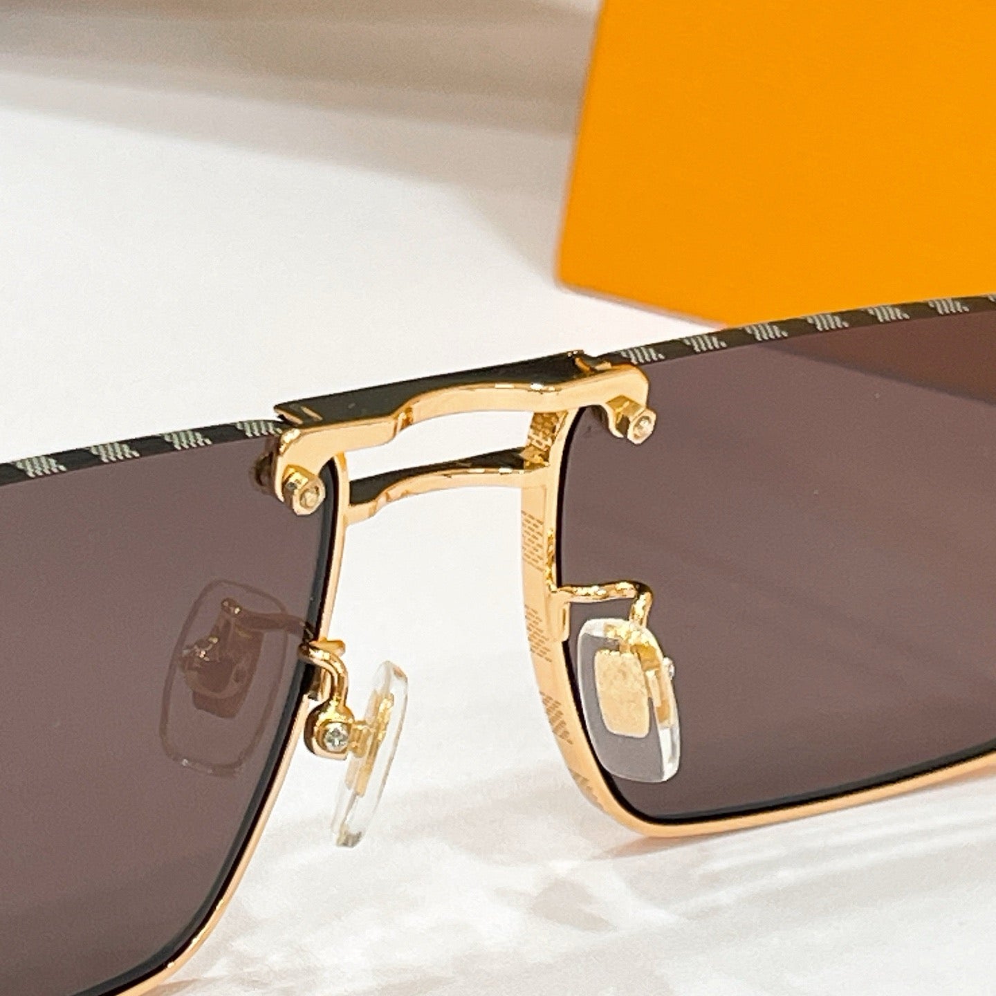 Louis Vuitton Z3206U LV Heritage Metal Low Square Sunglasses  ✨