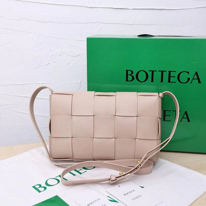 Bottega Veneta Small Cassette Small Intreccio leather bag 💚