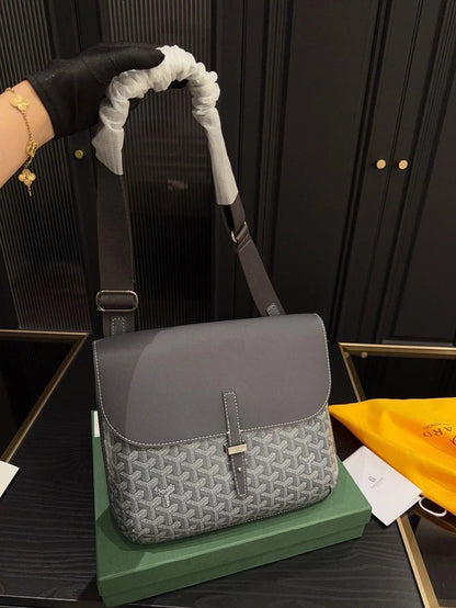 Goyard Coursier Messenger bag  ✨