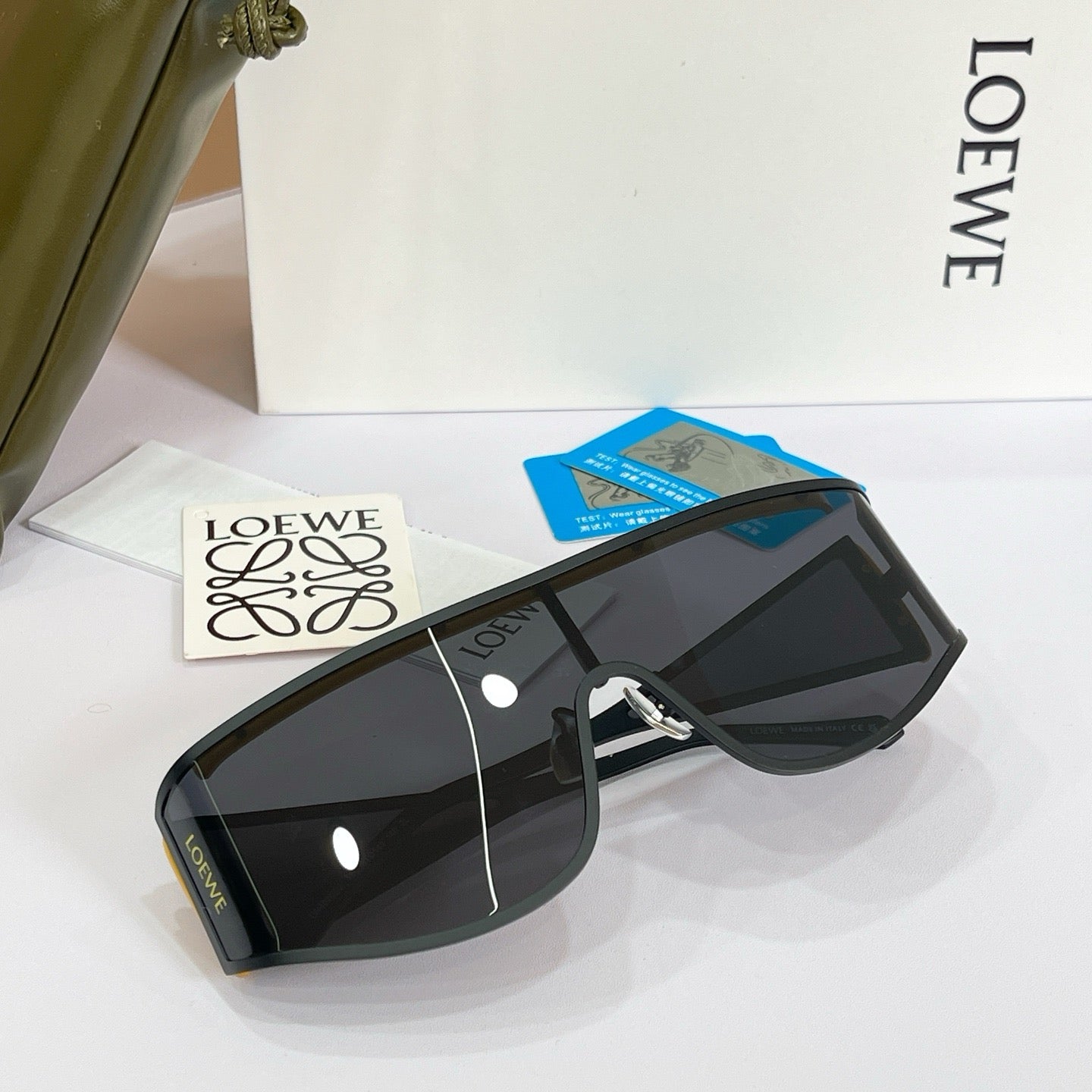 LOEWE  Signature LW40202U 02A - As Seen On Kim Kardashian  ✨