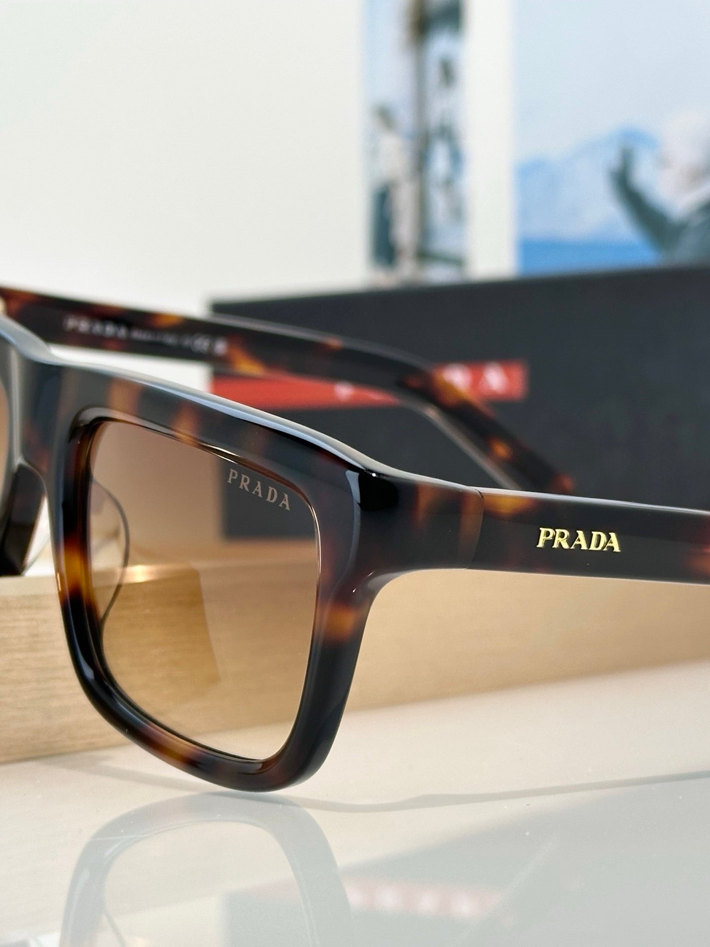 PRADA PR D11SF Sunglasses  🟥