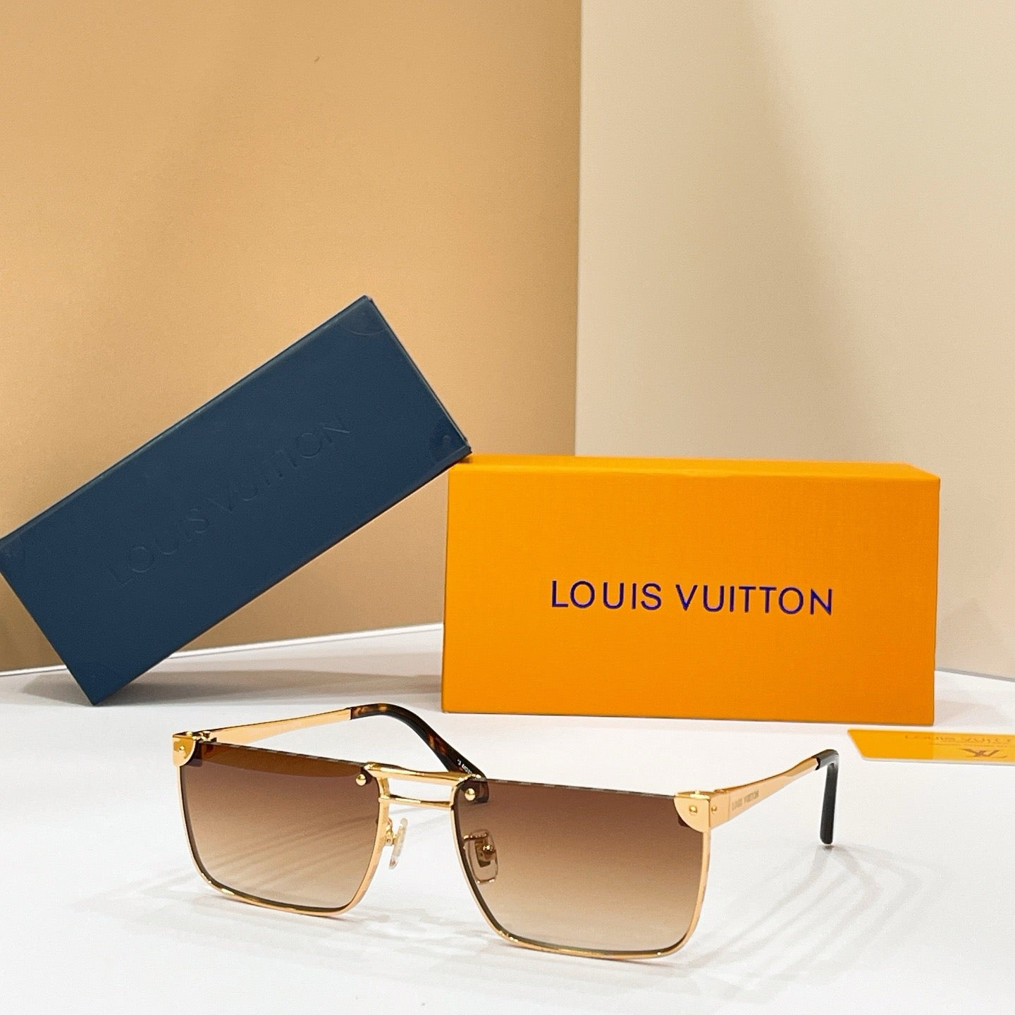 Louis Vuitton Z3206U LV Heritage Metal Low Square Sunglasses  ✨