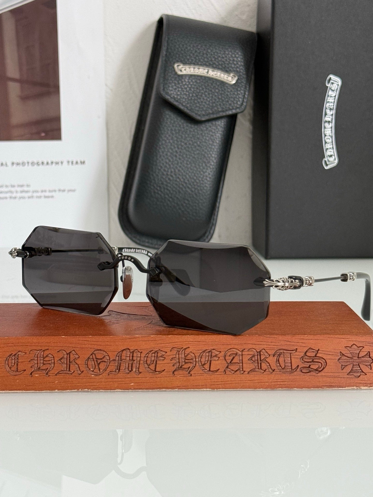 CHROME HEARTS PILLS V Floral Temple Rimless Photochromic Glasses ⚜️