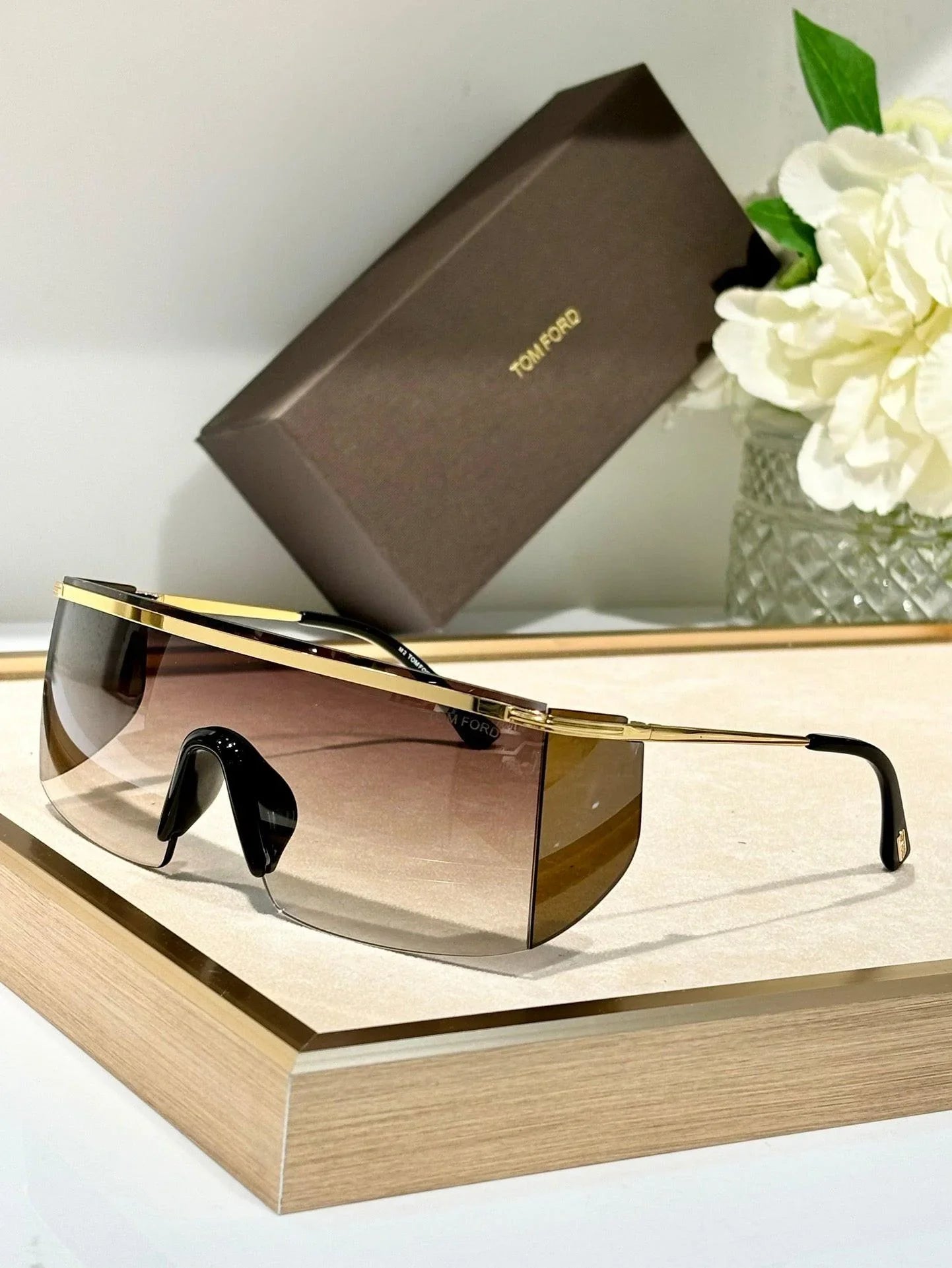 TOM FORD TF0980 30A 00 Unisex Sunglasses ✨