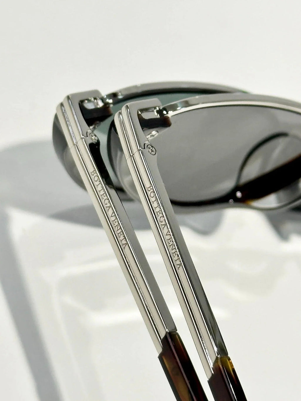 Bottega Veneta BV 1346S 001 Sunglasses 💚