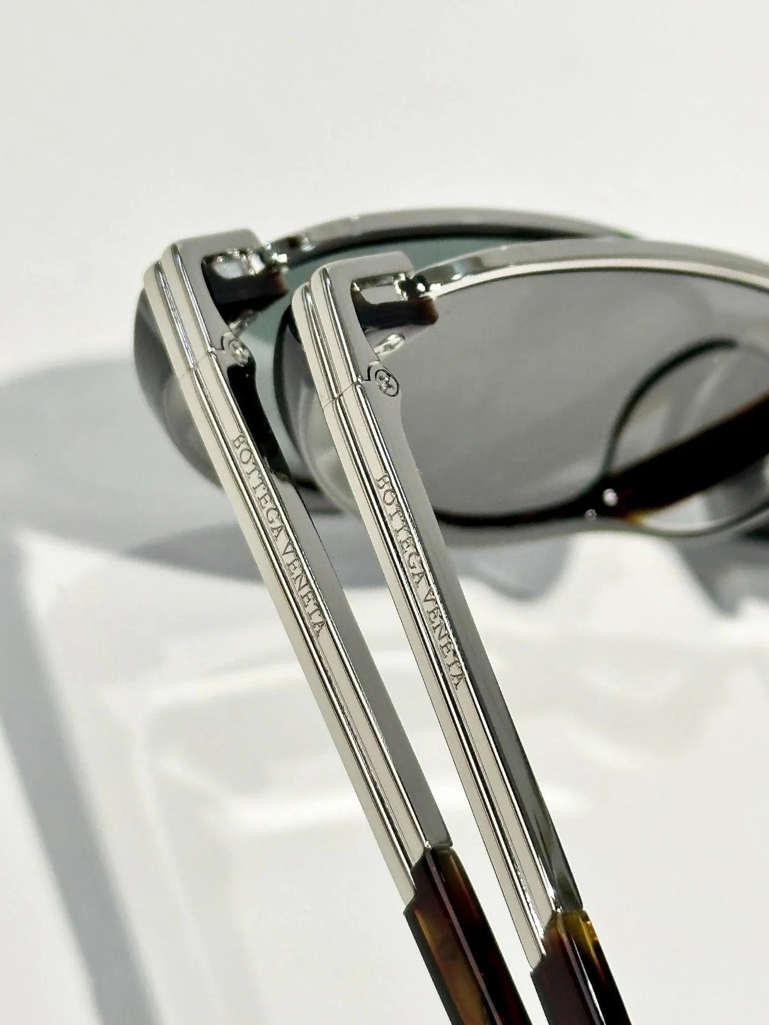 Bottega Veneta BV 1346S 001 Sunglasses 💚
