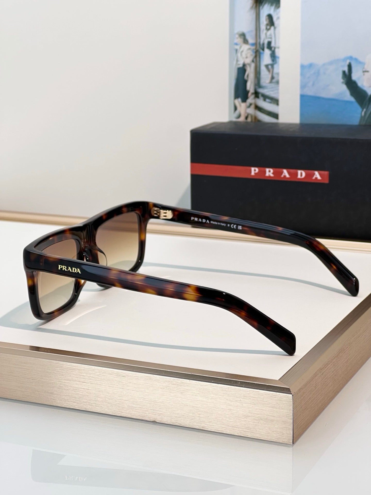 PRADA PR D11SF Sunglasses  🟥