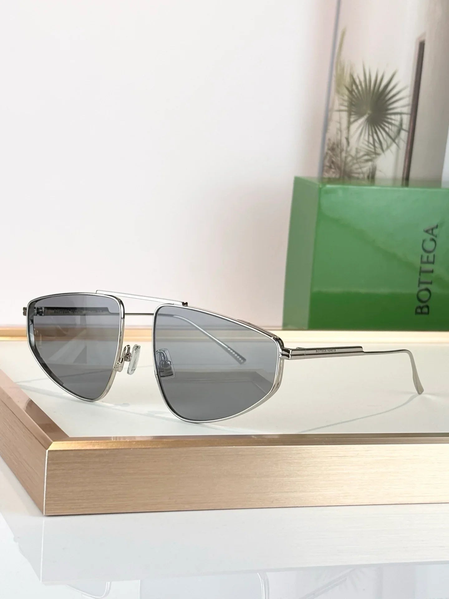 BOTTEGA VENETA BV1466S 004 Sunglasses💚