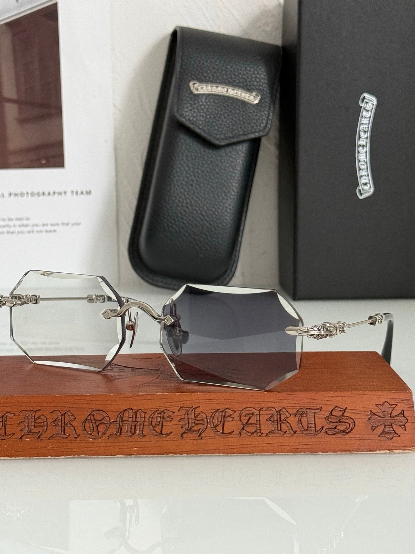 CHROME HEARTS PILLS V Floral Temple Rimless Photochromic Glasses ⚜️