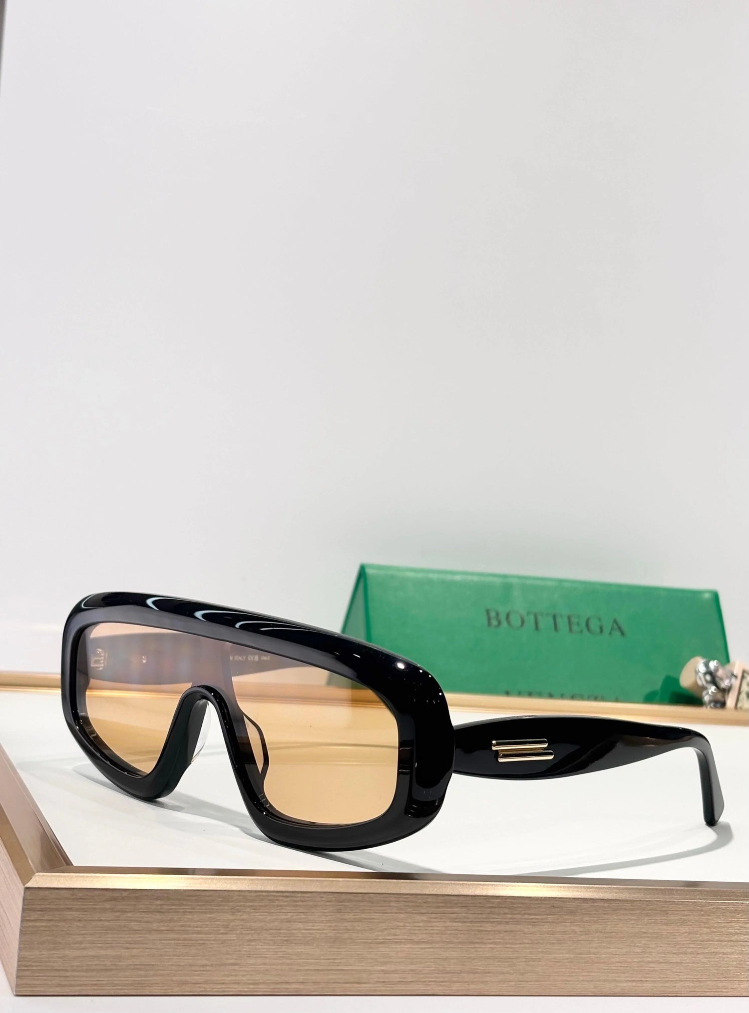 BOTTEGA VENETA  BV1281S 001 - As Seen On Tracee Ellis Ross &amp; Pooja Hegde Sunglasses💚