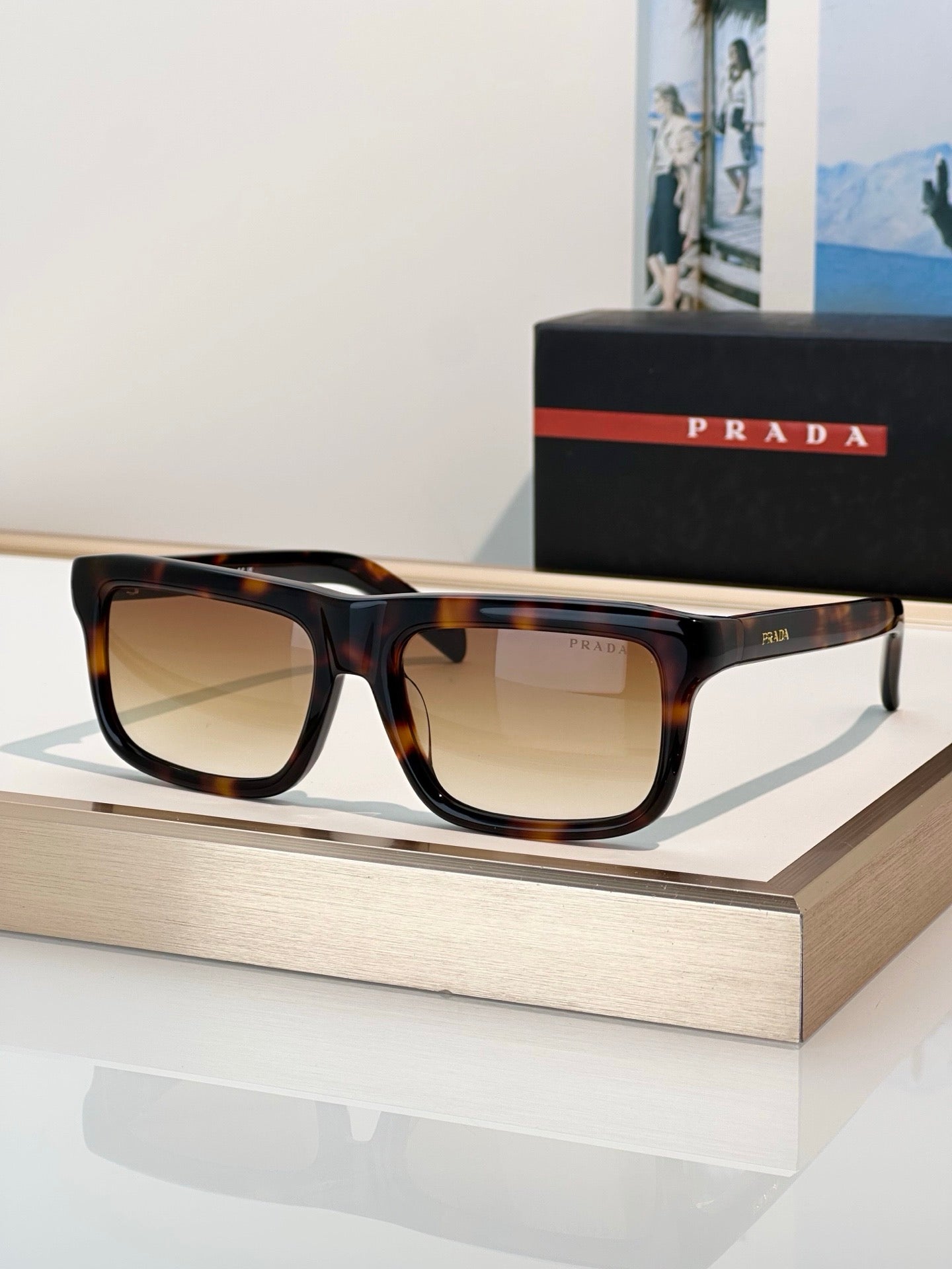 PRADA PR D11SF Sunglasses  🟥