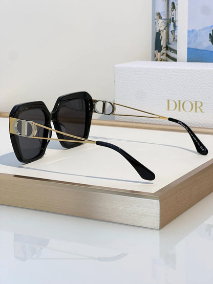 Dior  30Montaigne S6U CD 40083U Rectangular Sunglasses✨