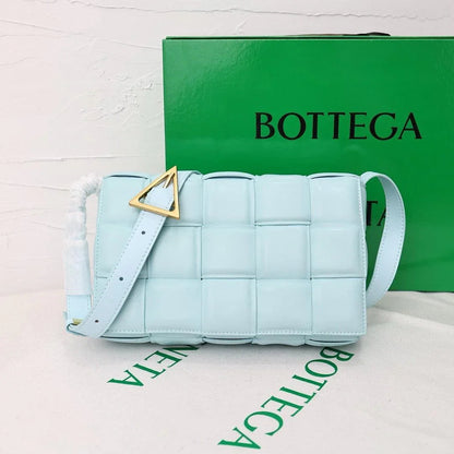 Bottega Veneta Classic size Padded Cassette leather bag 💚