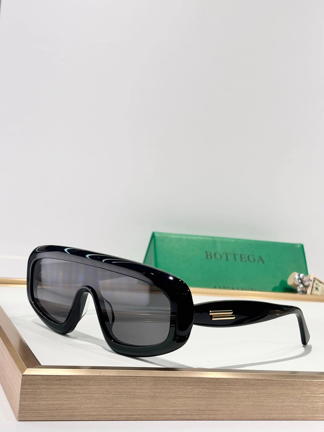 BOTTEGA VENETA  BV1281S 001 - As Seen On Tracee Ellis Ross &amp; Pooja Hegde Sunglasses💚