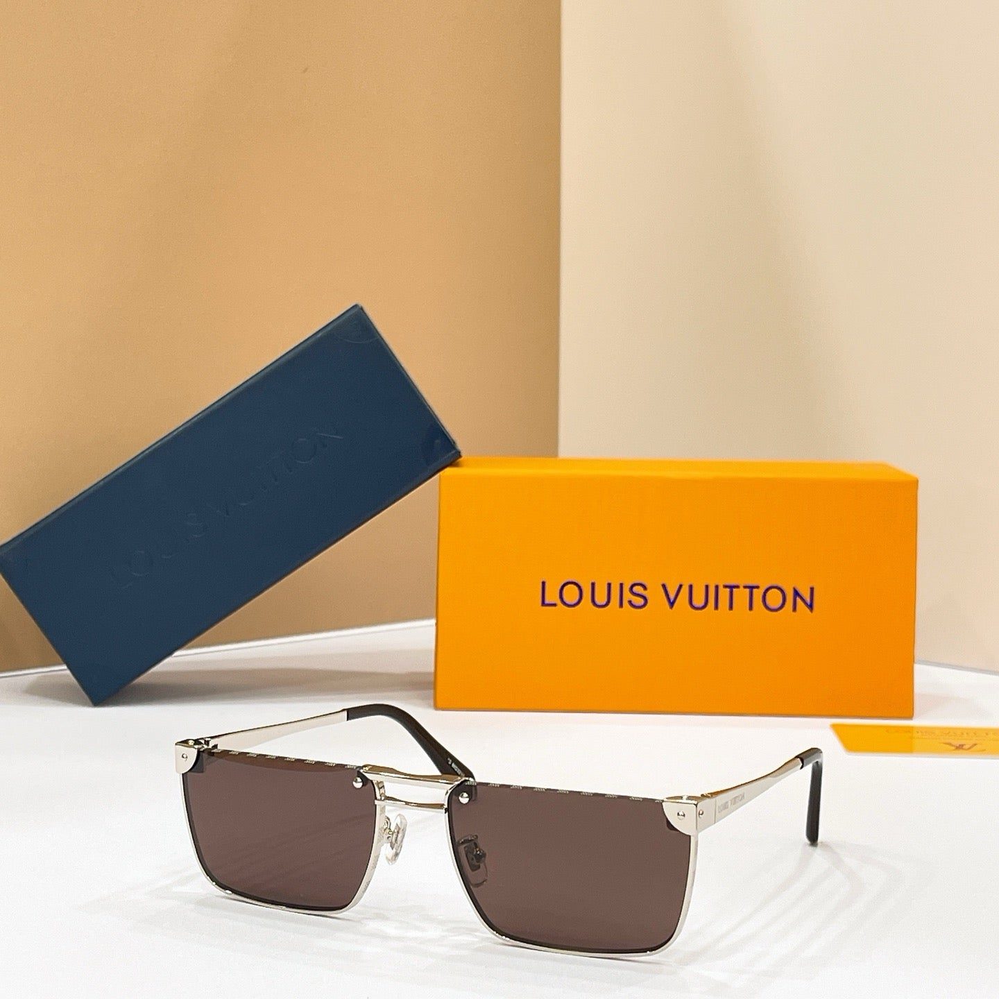 Louis Vuitton Z3206U LV Heritage Metal Low Square Sunglasses  ✨
