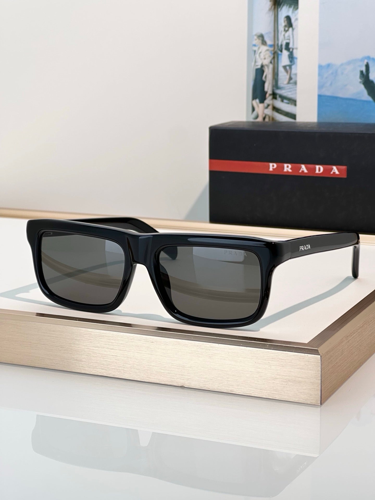 PRADA PR D11SF Sunglasses  🟥