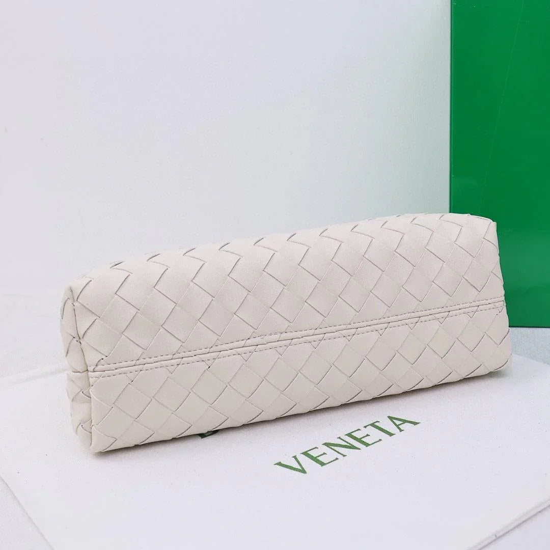 '- Bottega Veneta Small Andiamo leather bag 💚