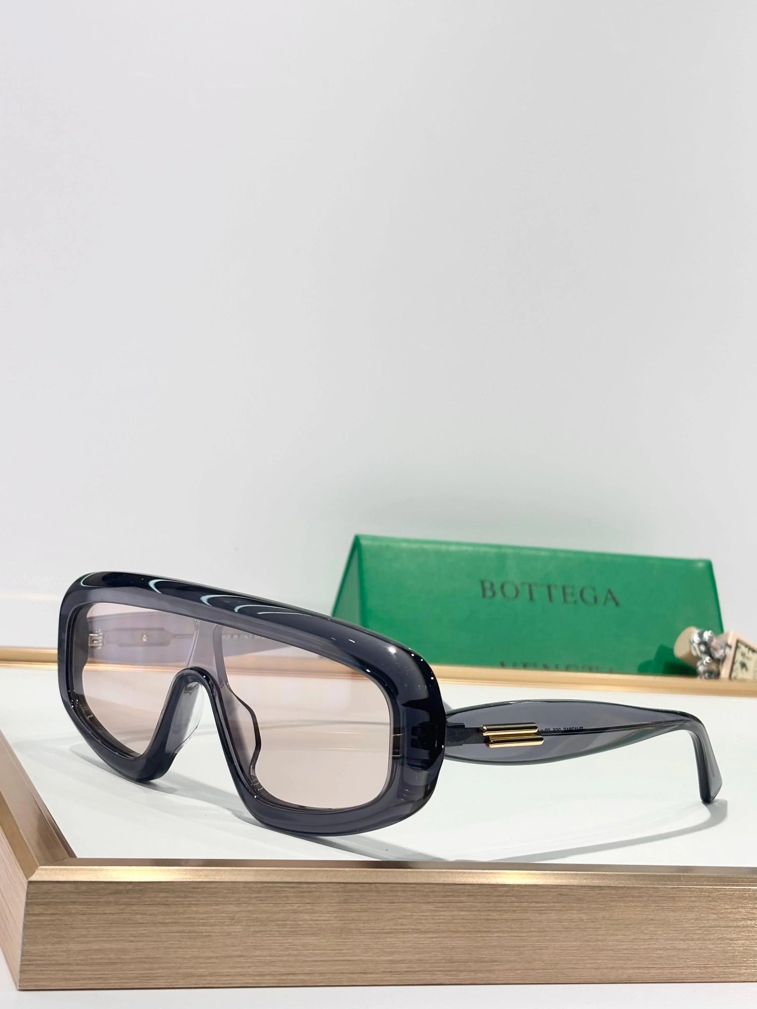 BOTTEGA VENETA  BV1281S 001 - As Seen On Tracee Ellis Ross &amp; Pooja Hegde Sunglasses💚