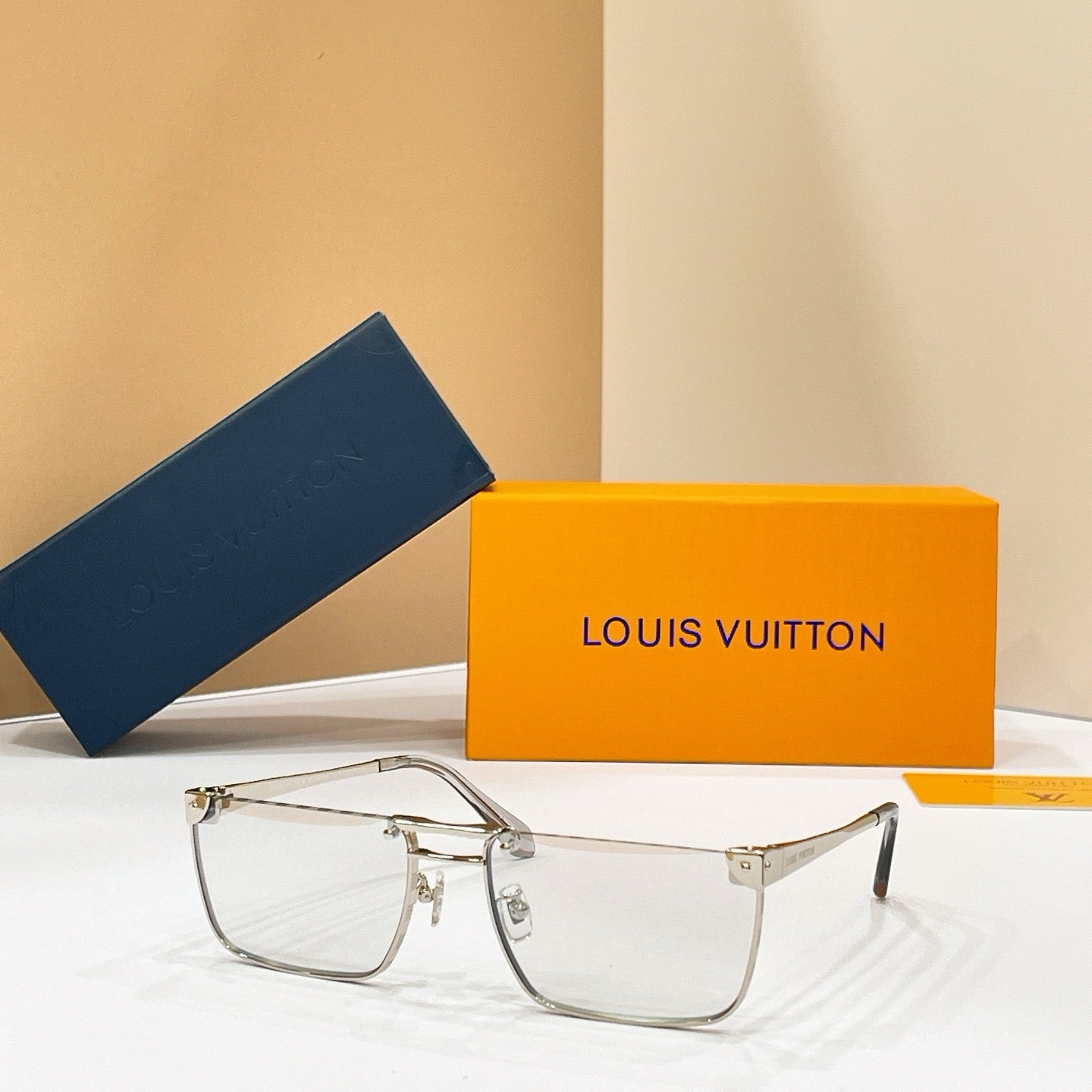 Louis Vuitton Z3206U LV Heritage Metal Low Square Sunglasses  ✨
